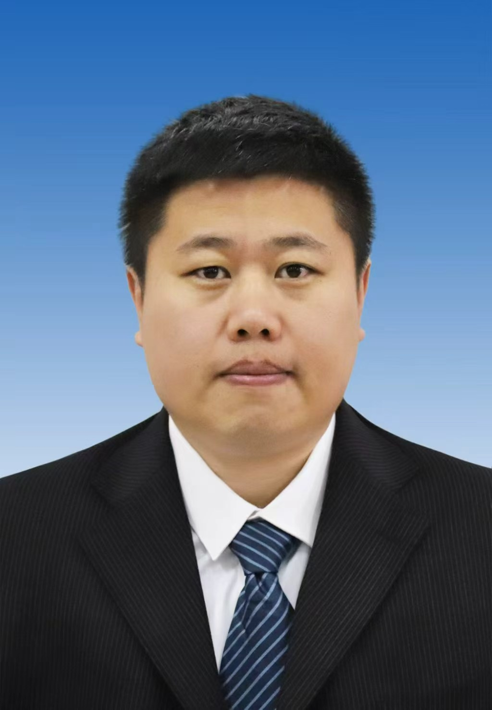 李新